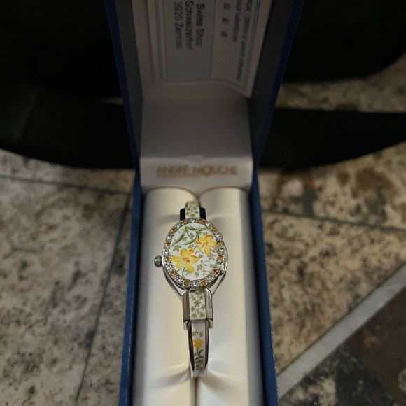 Andre Mouche Swiss Watch - Picture 1 of 5